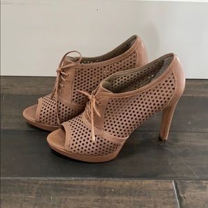 Gorgeous Vince Camuto perforated leather heels
